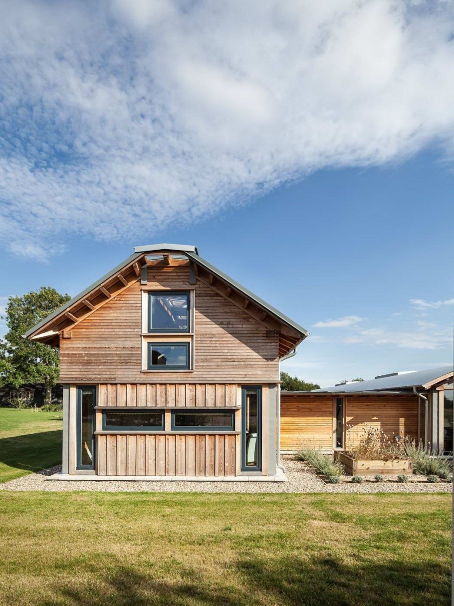 Современные дома в деревне