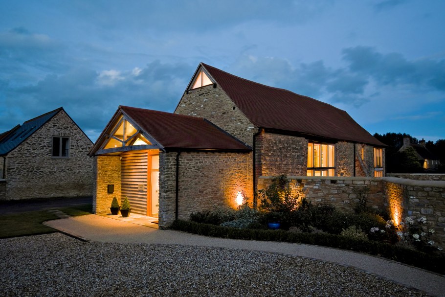 Barn House каменный