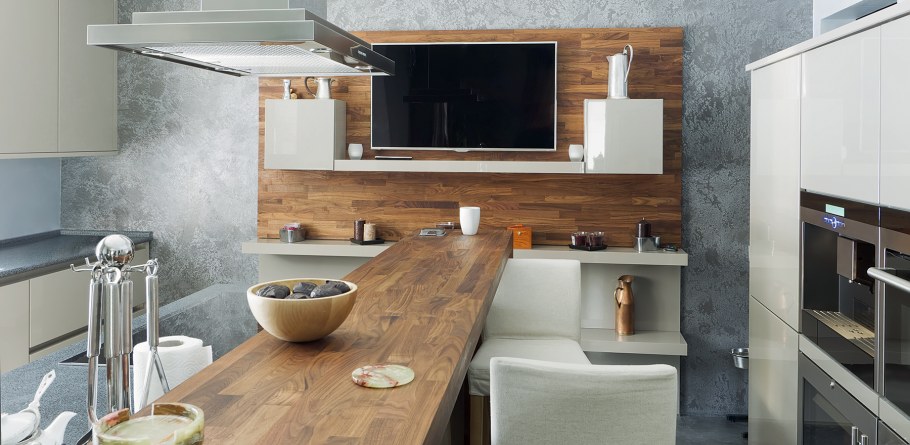 Телевизор в интерьере кухни