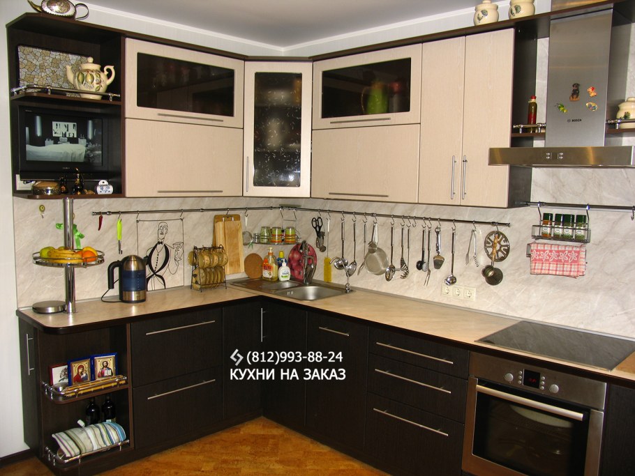 Кухонные гарнитуры с телевизором