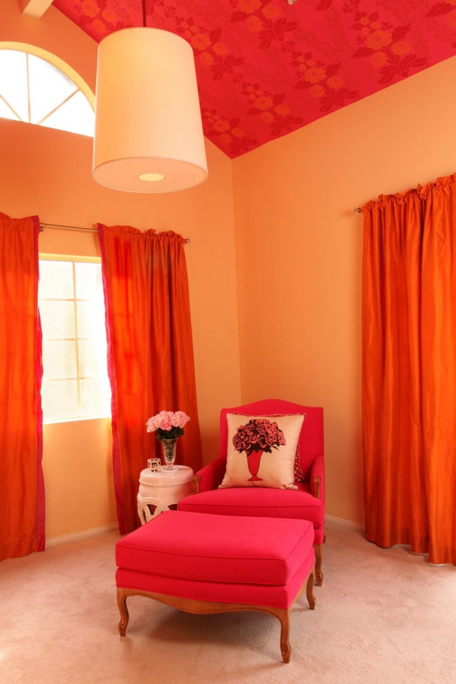 Персиковые стены