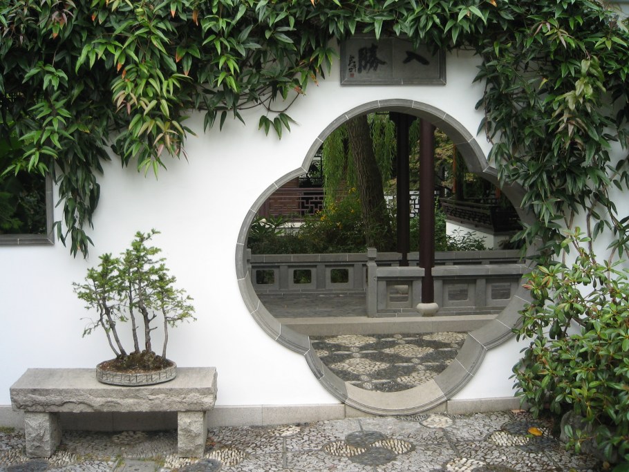 Тромплей в ландшафтном дизайне