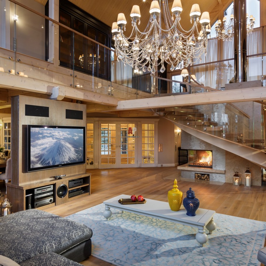 Гостиная в двухэтажном доме