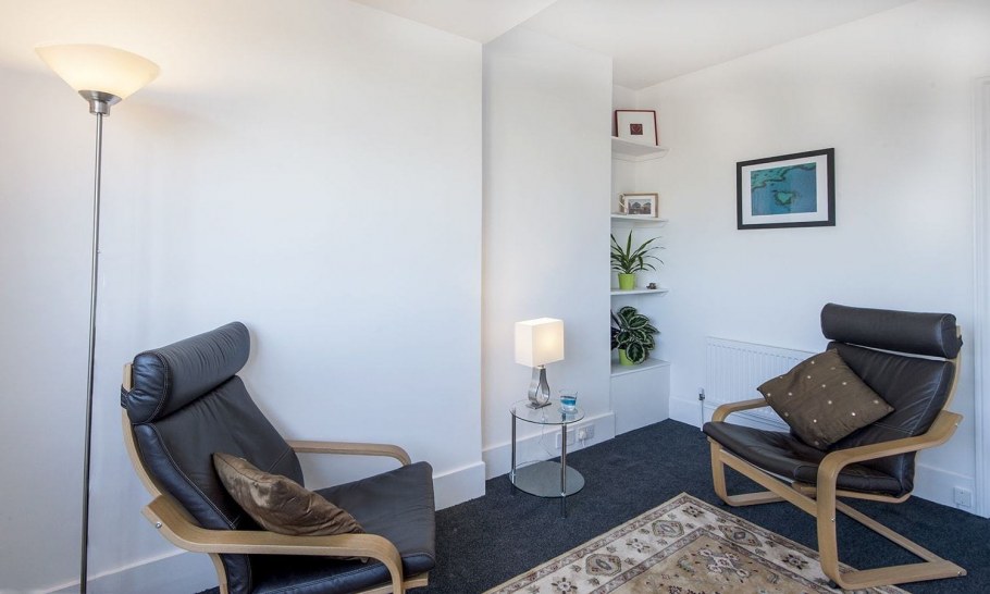 Кабинет психолога белый