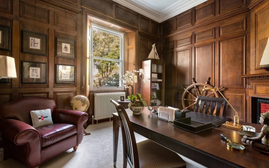 Кабинет в стиле путешественника