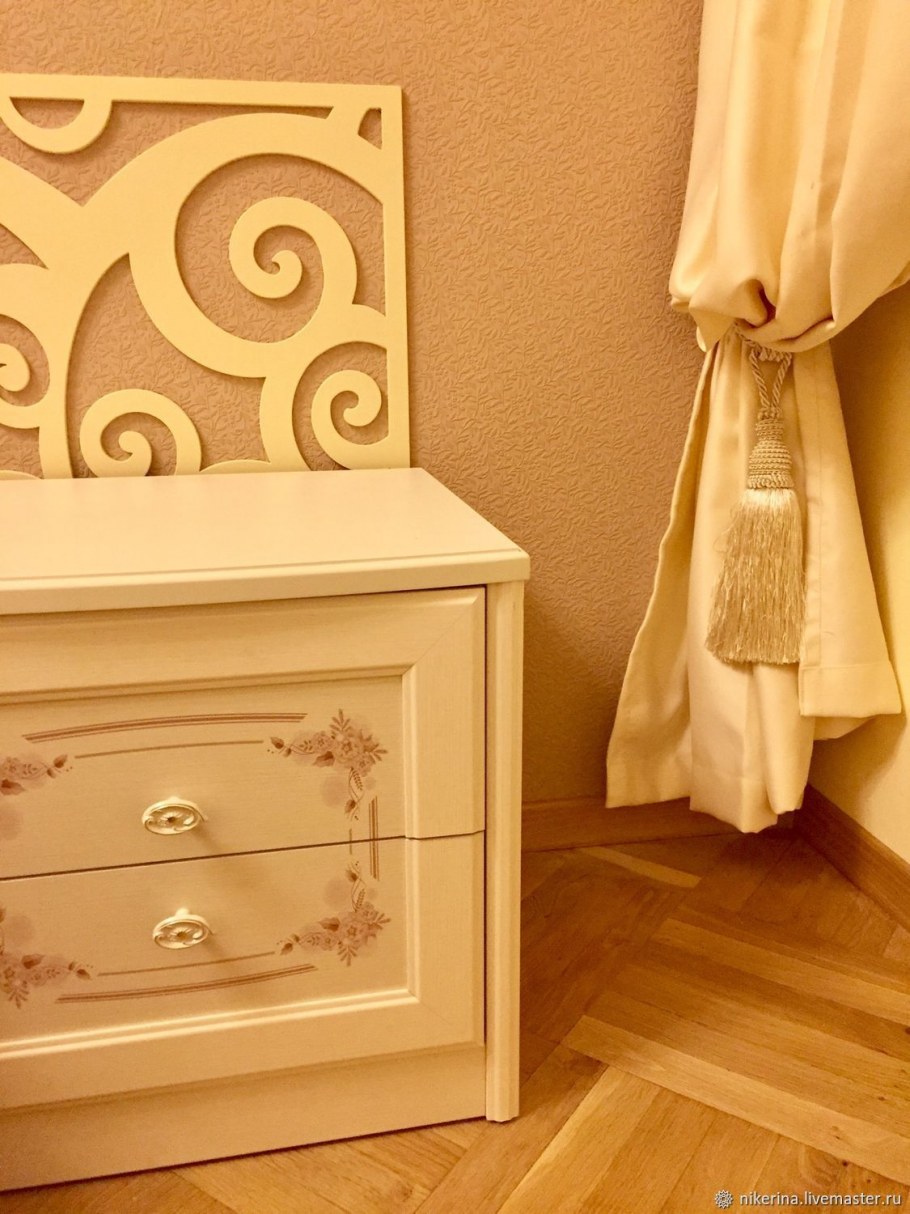 Изголовье кровати из досок