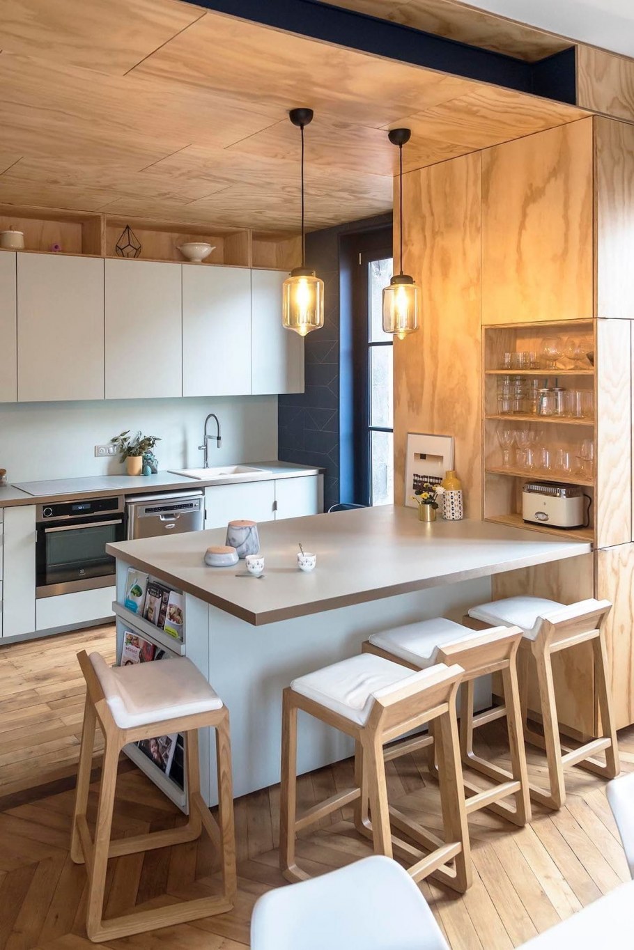 Белая кухня с островом