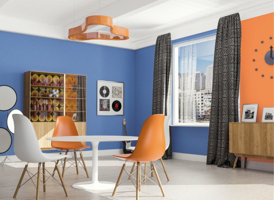 Оранжевый диван в интерьере гостиной