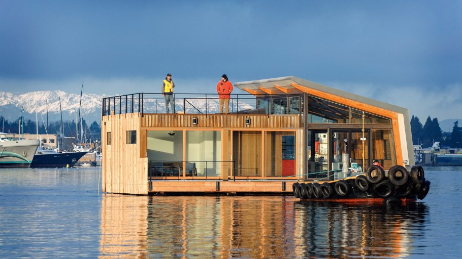 Хаусбот дебаркадер