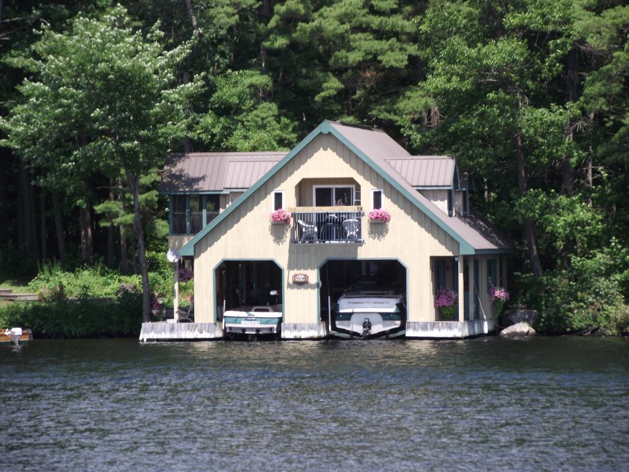 Houseboat плавучий поселок