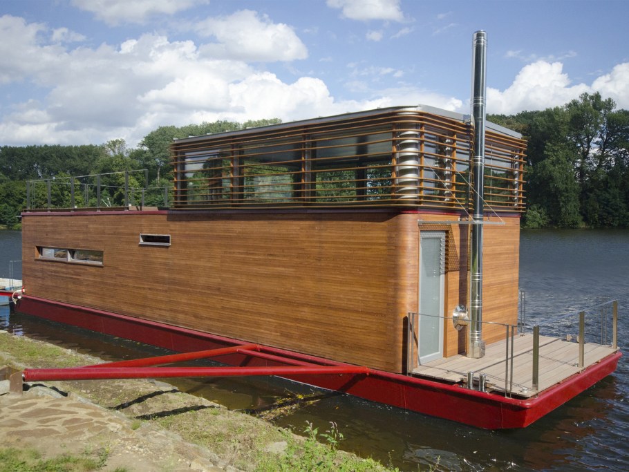 Хаусбот баня