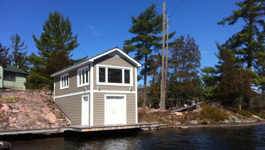 Жилой дом на воде