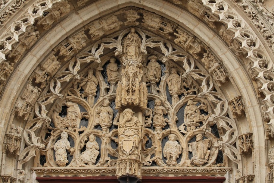 Архивольты вимперги тимпаны Готика