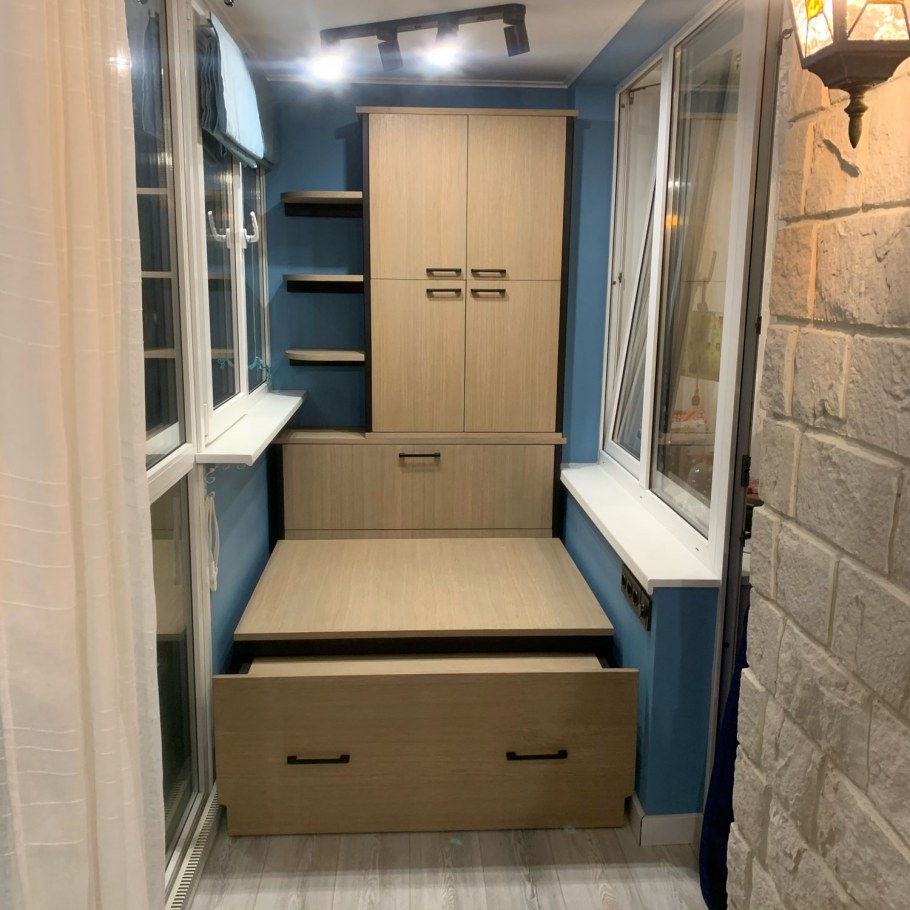 Шкафы для балкона и лоджии