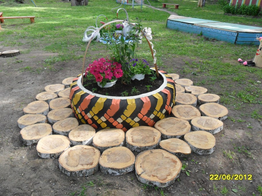 Простые клумбы на даче