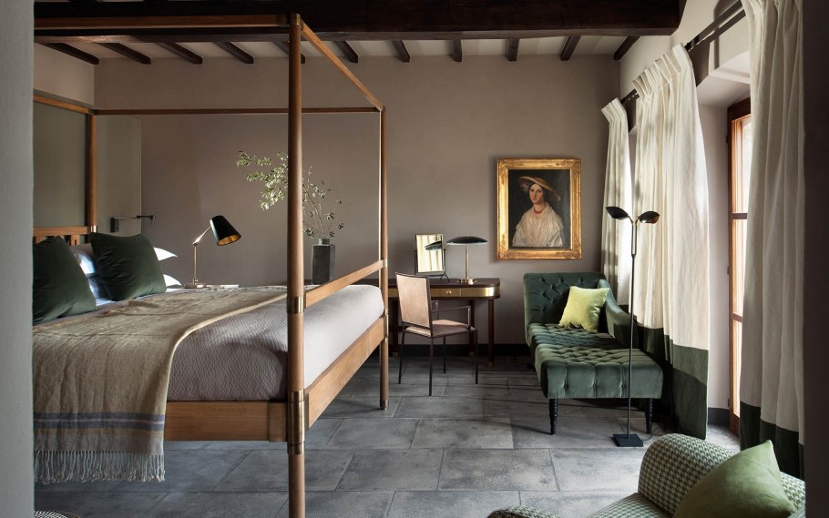 Итальянский интерьер спальни