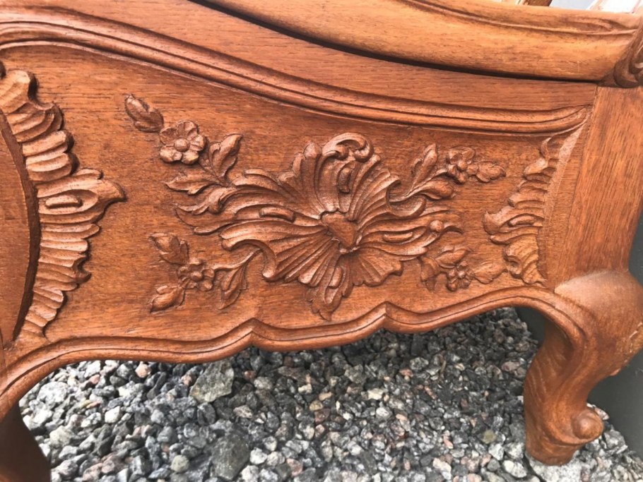 Резная мебель