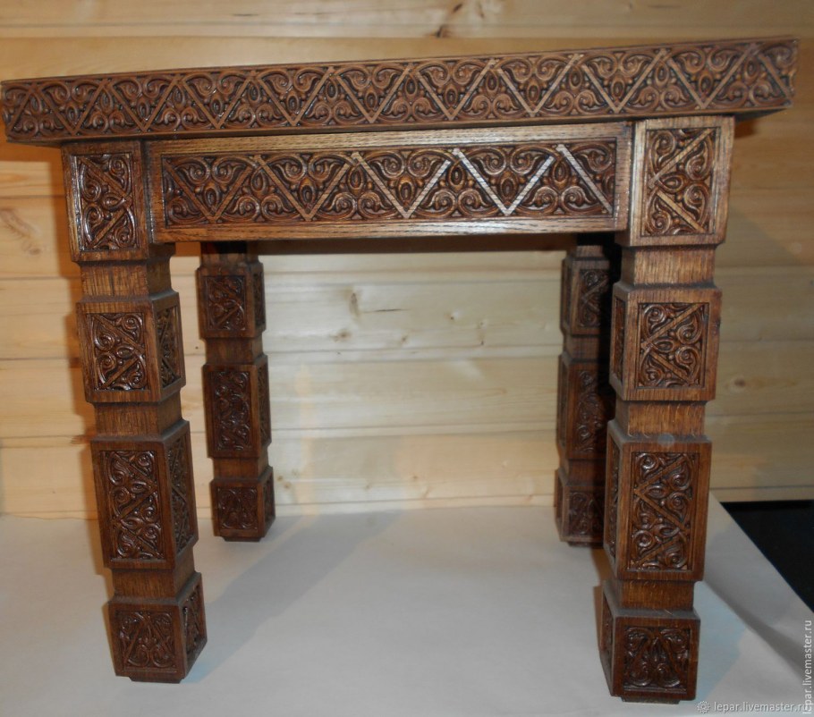 Резные табуретки