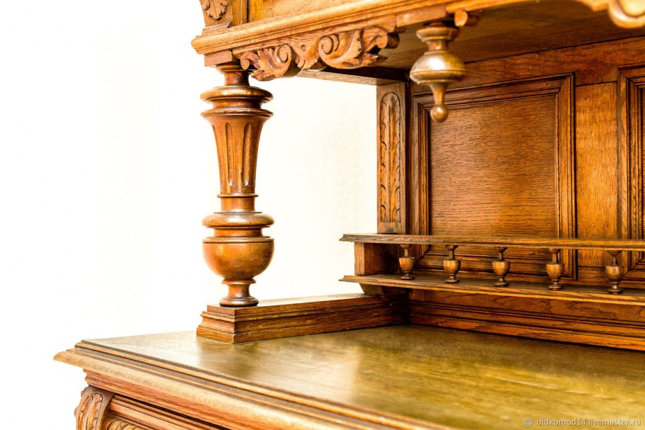 Резной буфет