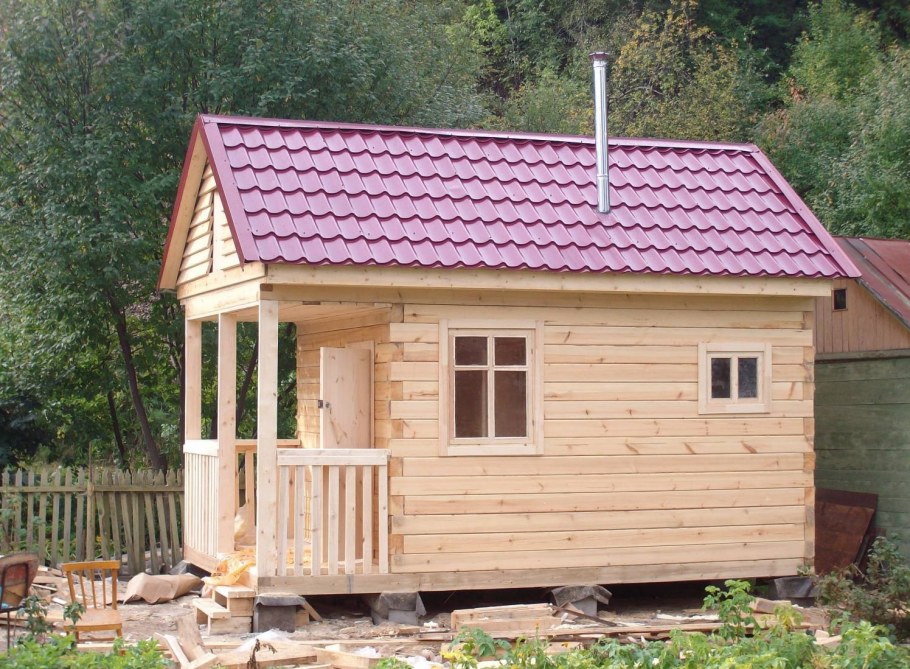 Небольшая баня из бруса