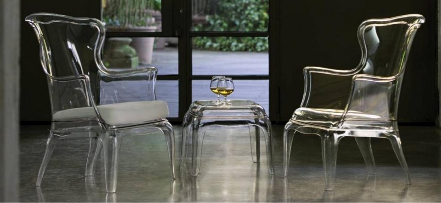 Прозрачное кресло