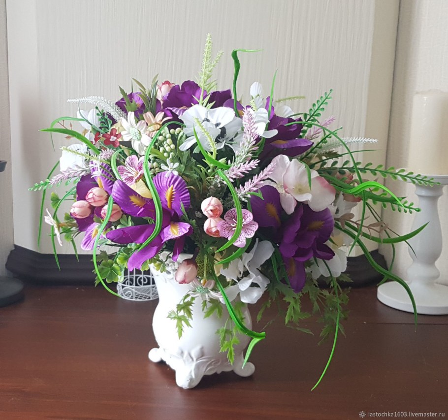 Композиции из искусственных цветов