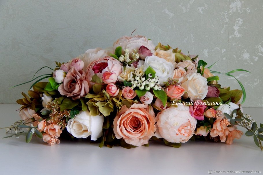 Композиции из искусственных цветов