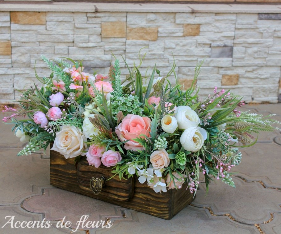 Весенние композиции из искусственных цветов