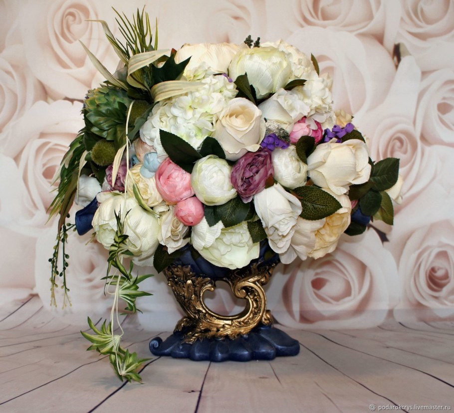 Интерьерная композиция из искусственных эустомы