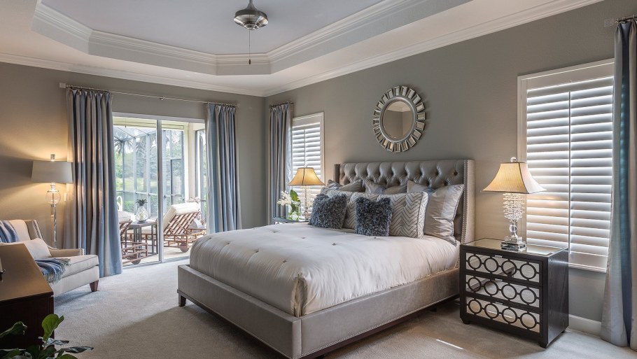 Спальня с эркером