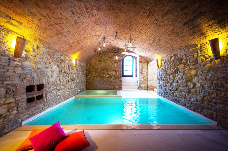 Подвал с бассейном