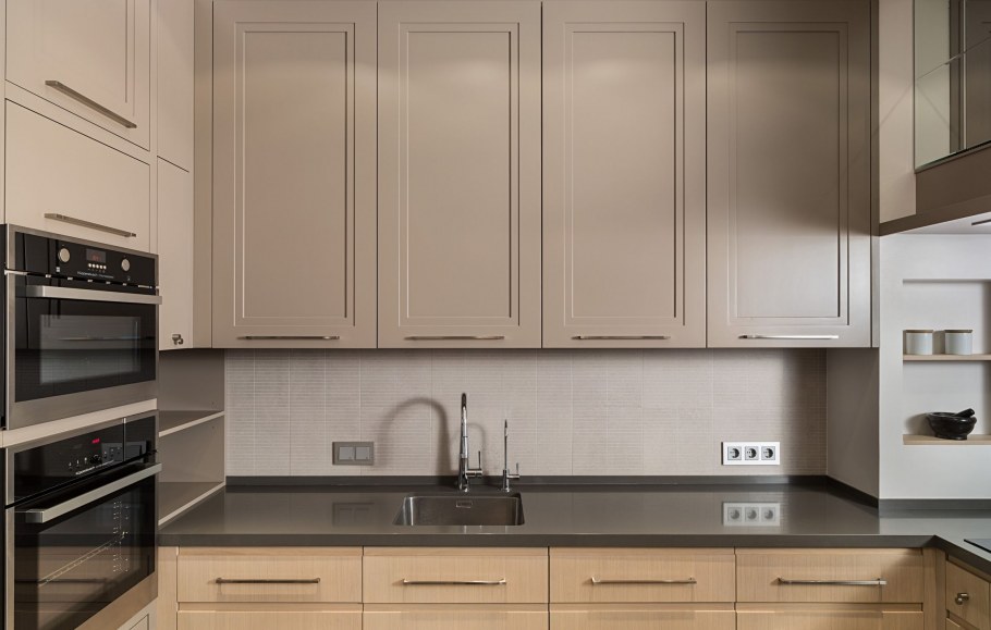 Кухонный фасад гладкий