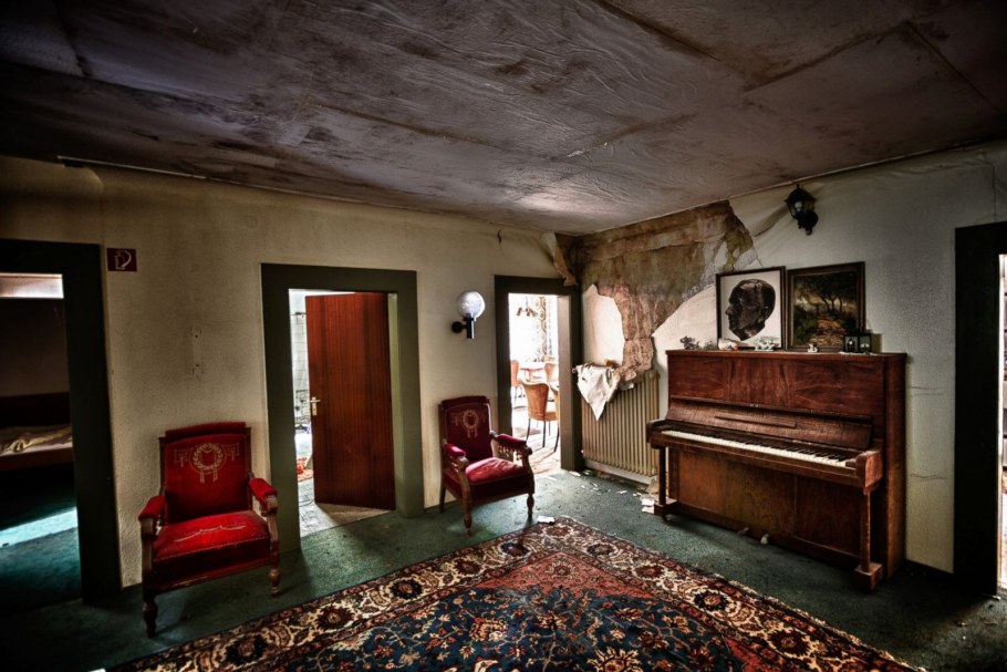 Старый дом внутри