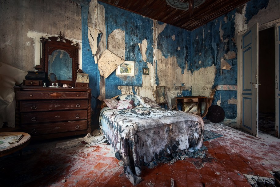 Заброшенная спальня