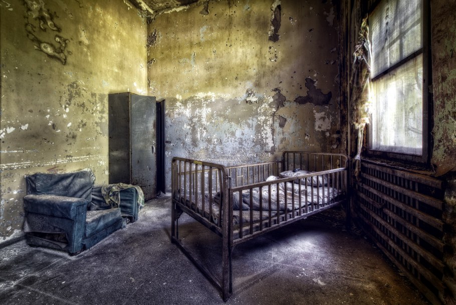 Интерьер старинной спальни