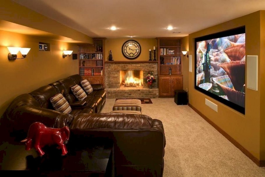 Шторы в спальню на цоколь