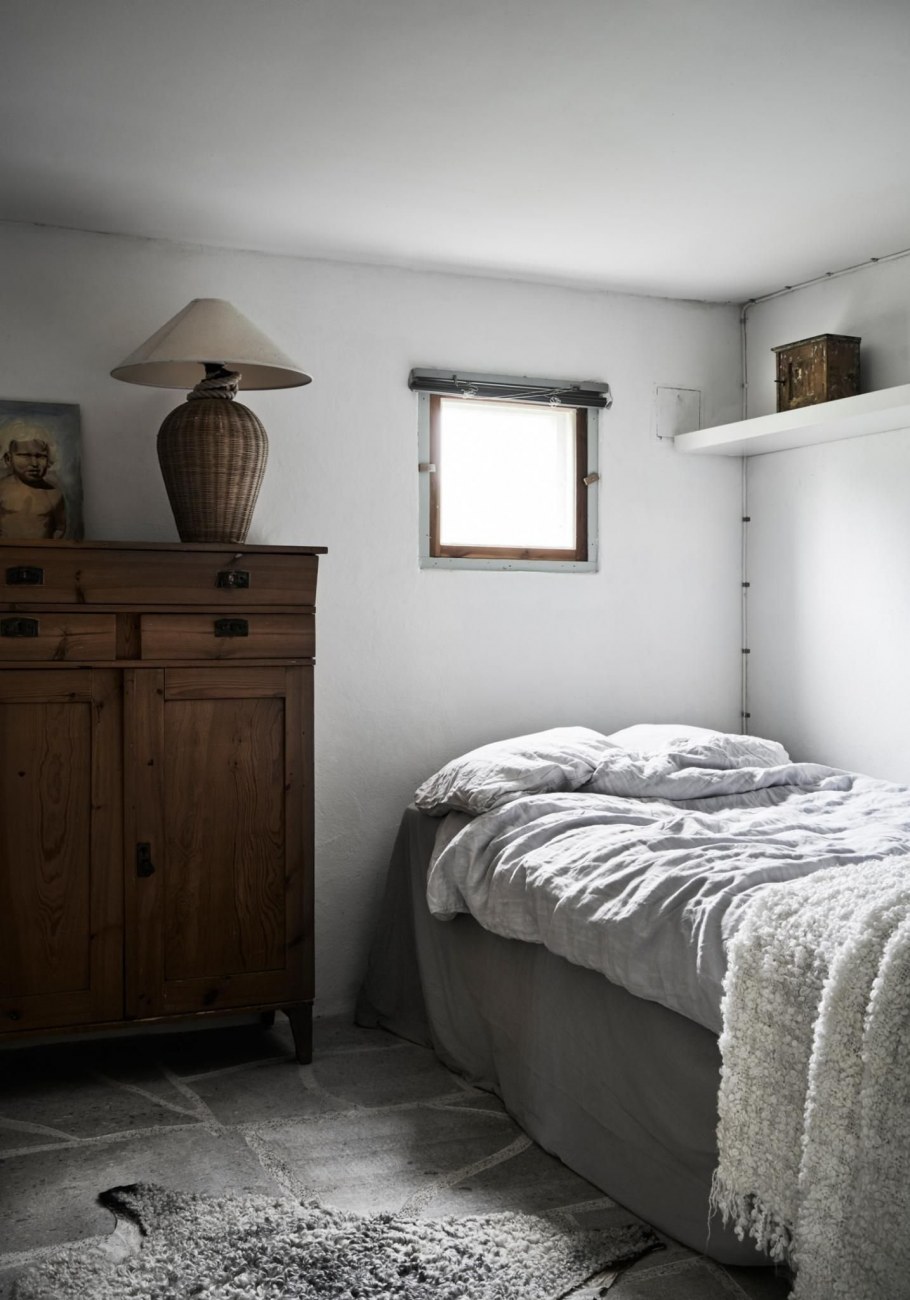 Спальня в подвале