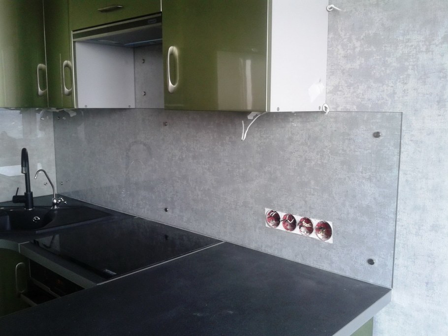 Стеклянный фартук прозрачный