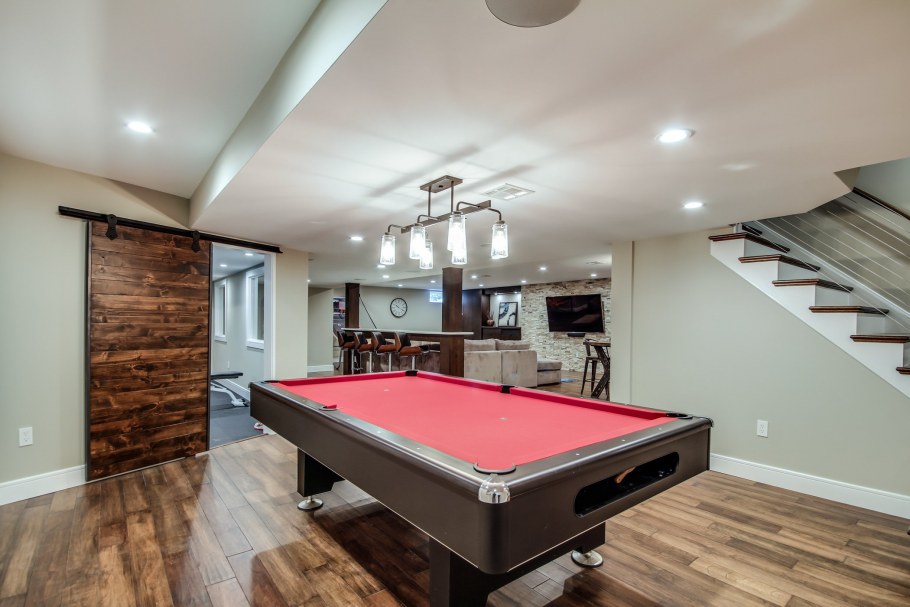 Цокольный этаж в частном доме в стиле лофт