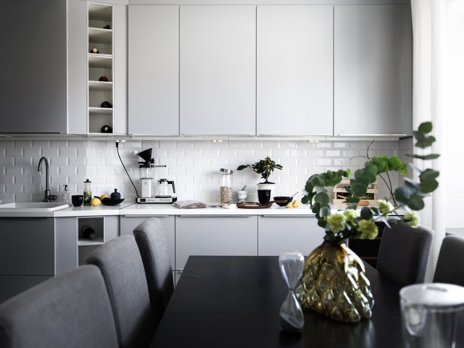 Декор кухни в сером цвете