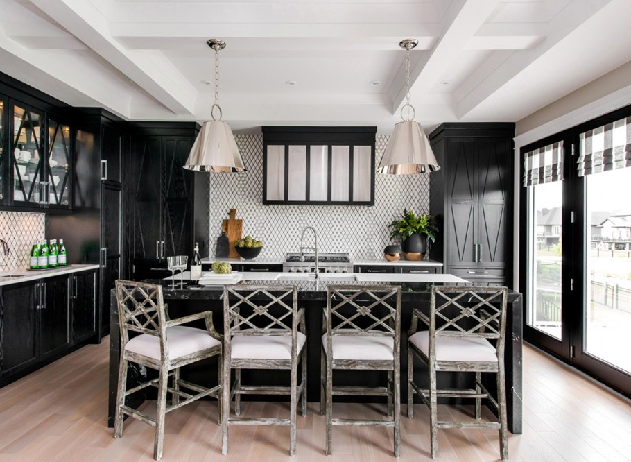 Черная кухня в интерьере