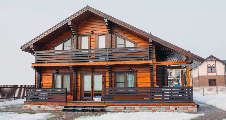 Дом из бруса цвет тиковое дерево