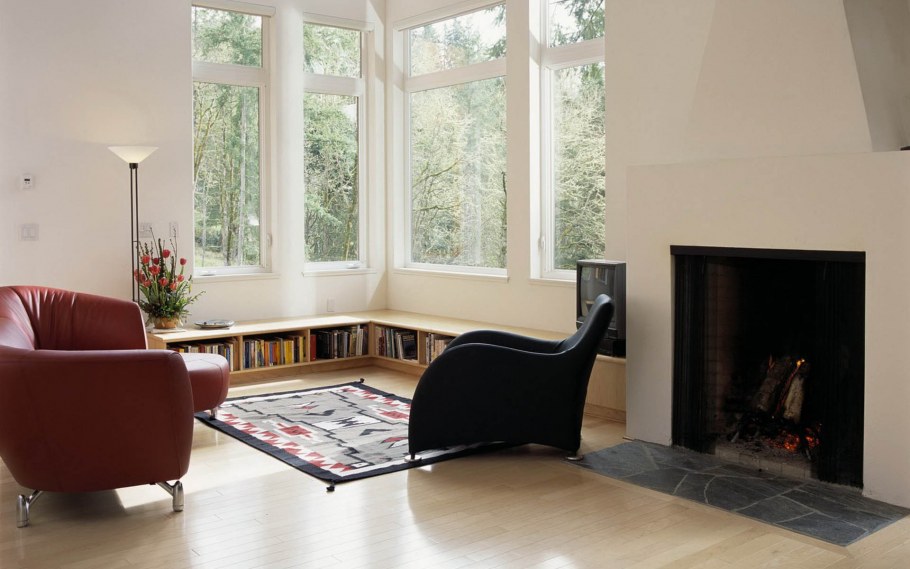 Гостиная с угловым окном