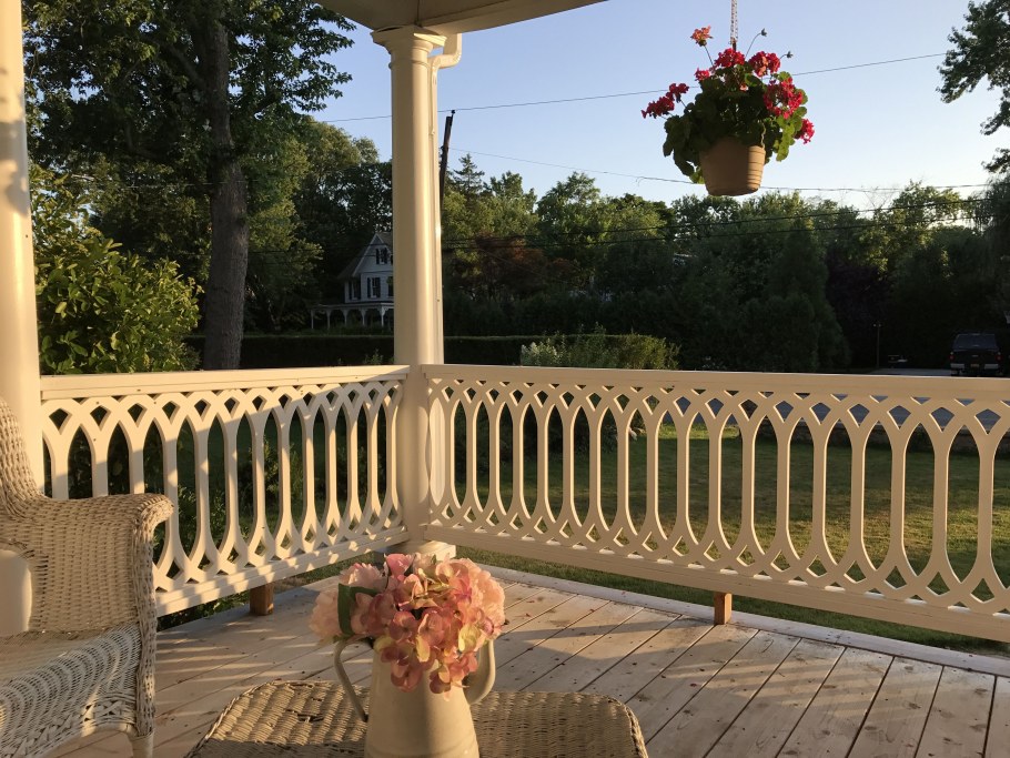 Красивые ограждения веранды