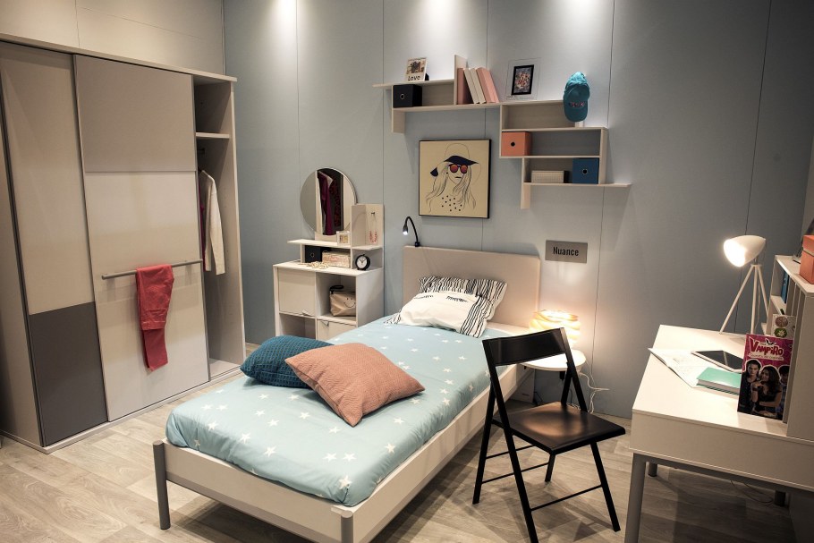 Уютная комната для 12