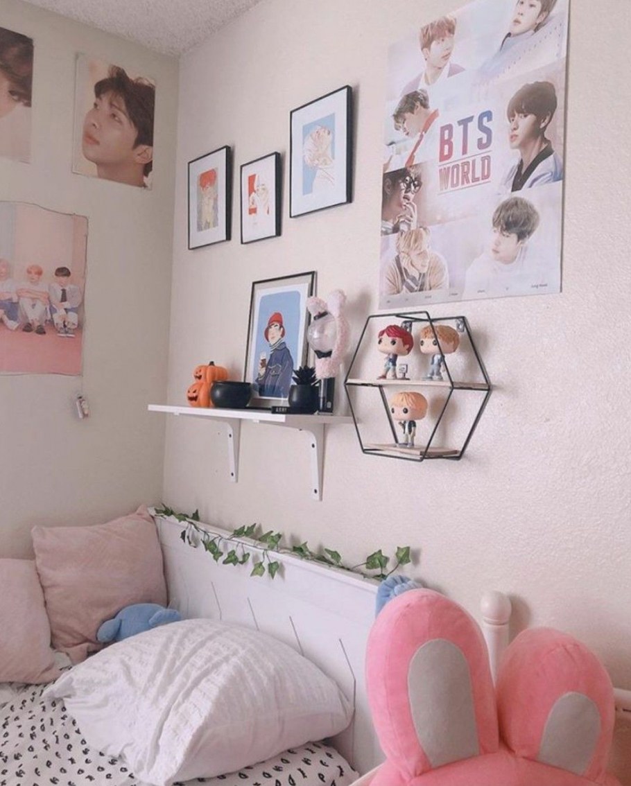 Рабочее место в розовом стиле