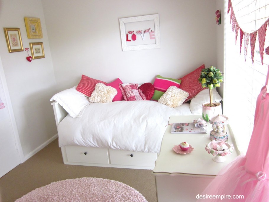 Floral girls Bedroom