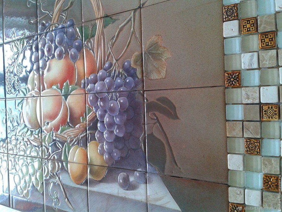 Панно из плитки