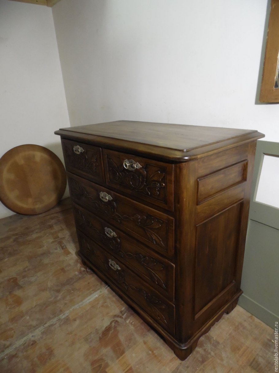 Старый комод