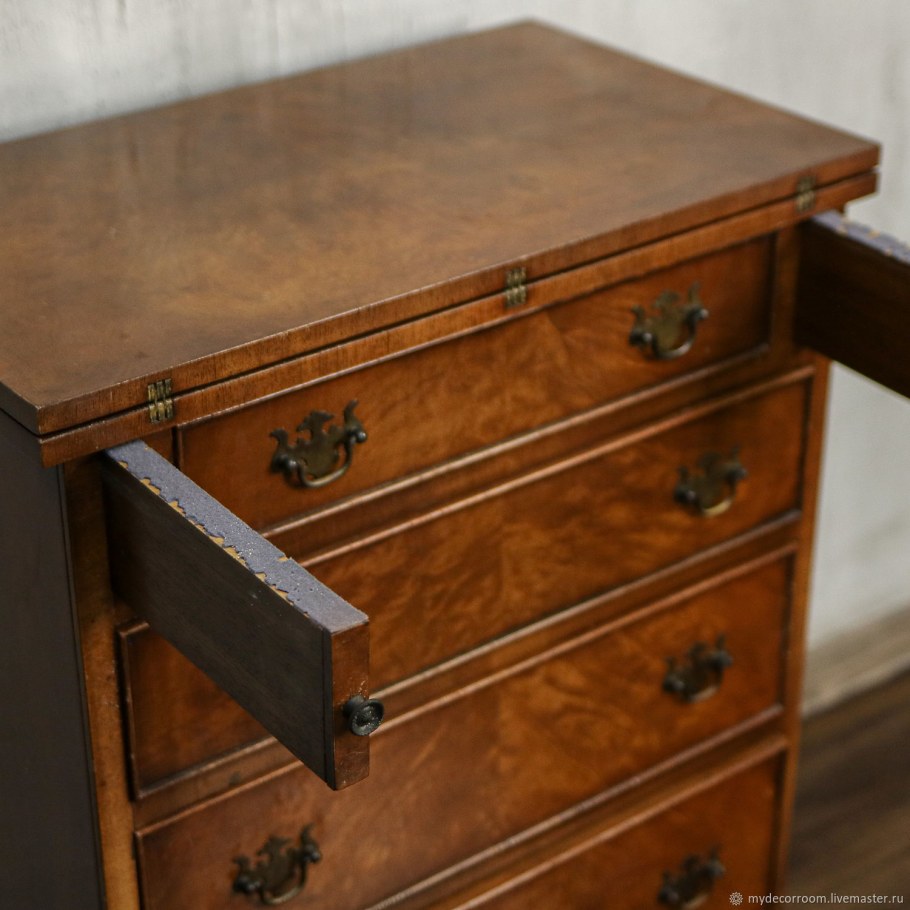 Отреставрированный комод